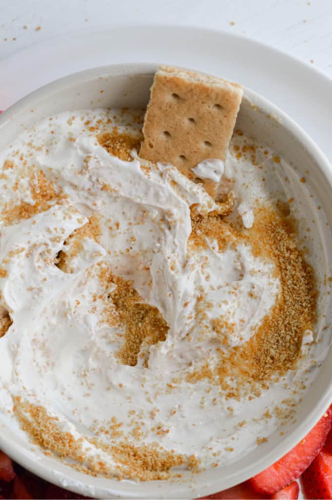 easy Greek yogurt cheesecake dip