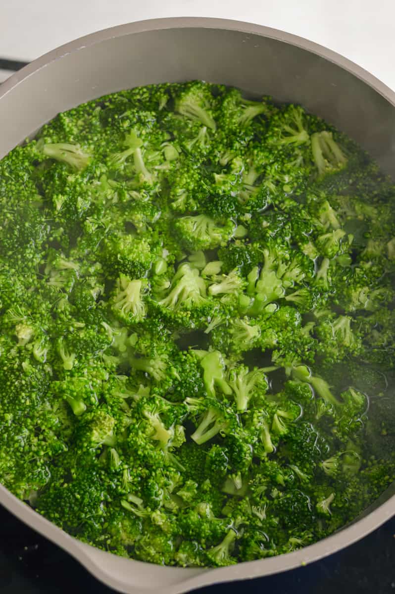 Blanching broccoli.