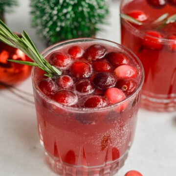 Feature cranberry gingerbeer mocktail