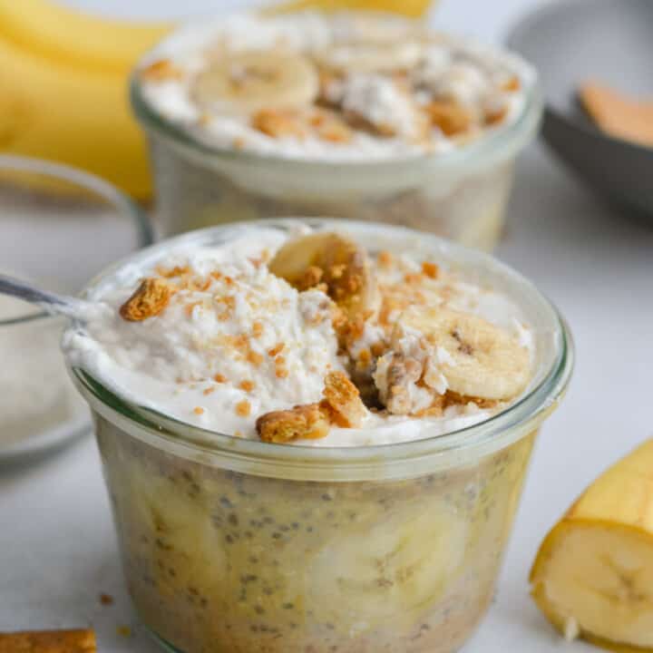 Banana Cream Pie Overnight Oats - Nourished by Nic