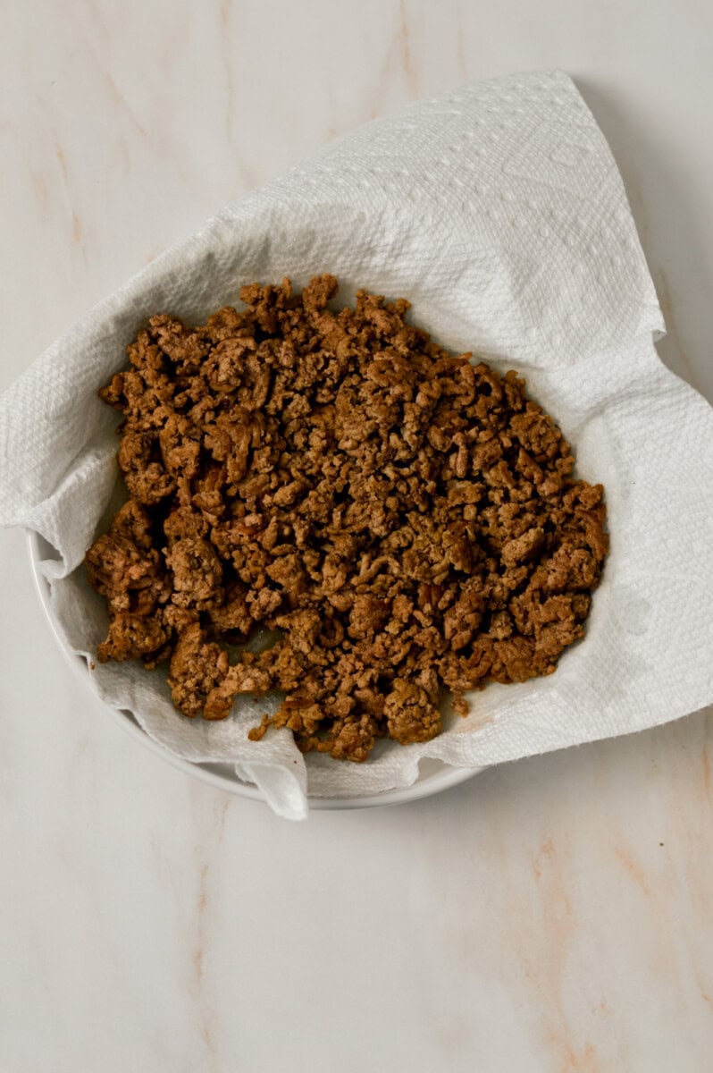 Ground meat on a paper towel