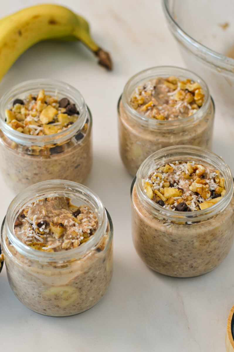 Banana bread oats in jars.